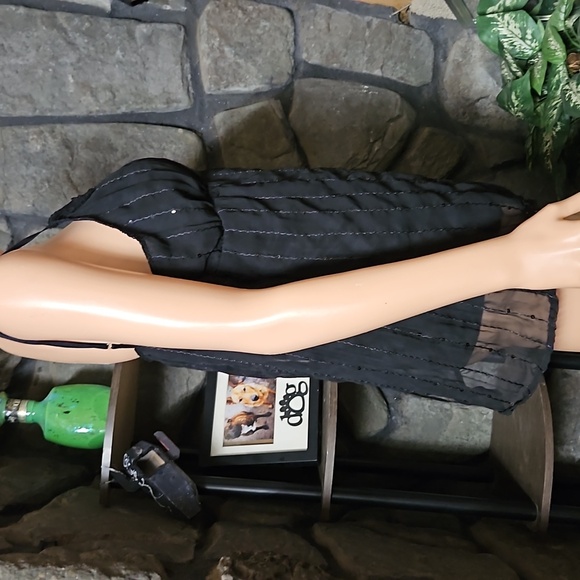 No boundaries Black Sequins Tank - Picture 4 of 10